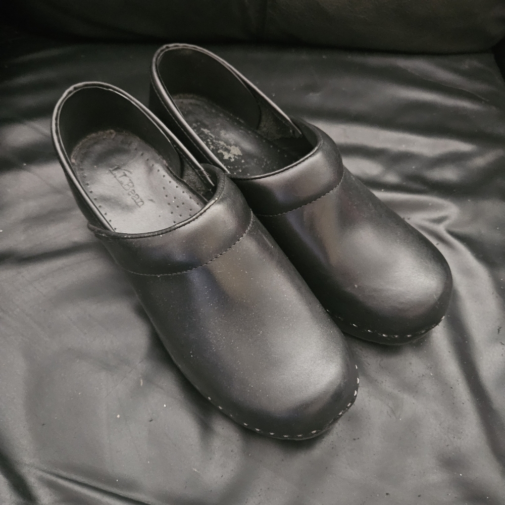 L.L. BEAN Nursing Doctor Occupational Clogs Leather Shoes WOMENS Sz6.5 US